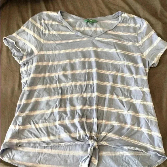dip Tops - Womens size L Dip tie front T-shirt